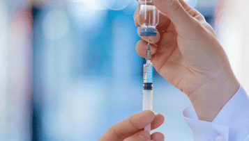 Roselyne Bachelot lance la campagne de vaccination contre la grippe A (H1N1) dans les établissements de santé