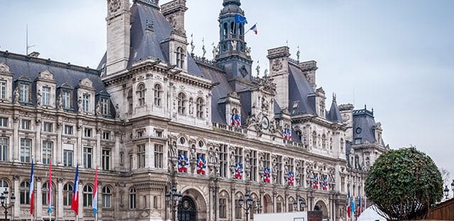 La mairie de Paris lance des mesures d'entraide dans certains quartiers