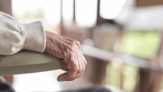 Attention au suicide des personnes âgées