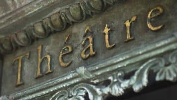 La crise brûle les planches : les théâtres face à la disette budgétaire