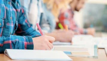 Pour lutter contre le décrochage scolaire, la région Île-de-France mise sur des micro-lycées