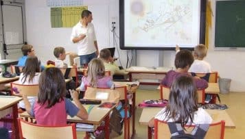 réformes des rythmes scolaires les maires soucieux mais ne demandent pas le report