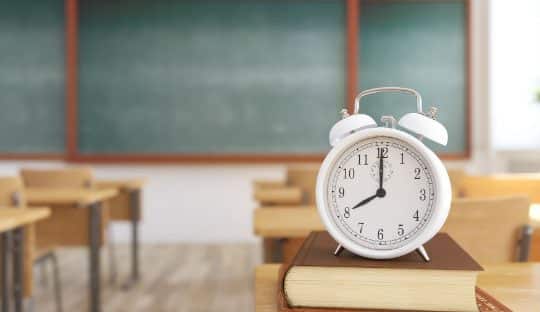 Carcassonne consulte: à quelle heure doit débuter la classe?