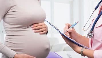 Marisol Touraine confirme que le statut des sages-femmes "va changer"