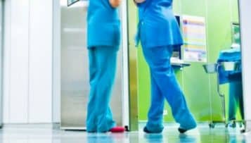 Des centaines d'infirmiers anesthésistes réclament à Paris le "grade Master"