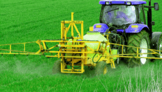 Pesticides illégaux: le gouvernement veut sensibiliser les agriculteurs