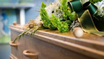L'Assemblée donne son feu vert à des "funérailles républicaines"
