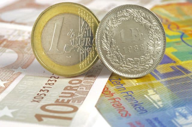 Banques et collectivités françaises peu touchées par l'envolée du franc suisse