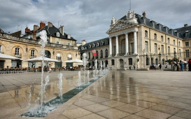 Lille, Rouen, Dijon capitales régionales, neuf postes de préfets supprimés