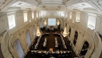 Un tiers peut-il faire un enregistrement vidéo des débats d'un conseil municipal et le diffuser sur Internet ?