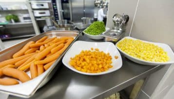 Bordeaux distribue le surplus des cantines scolaires à des associations d'aide alimentaire