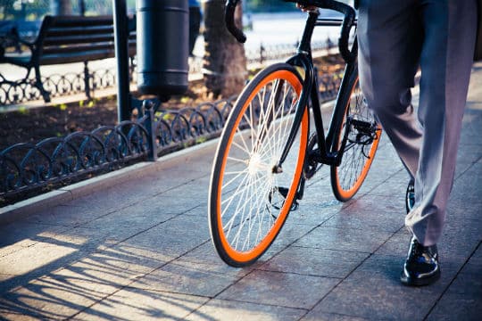 Paris va indemniser ses agents venant travailler en vélo
