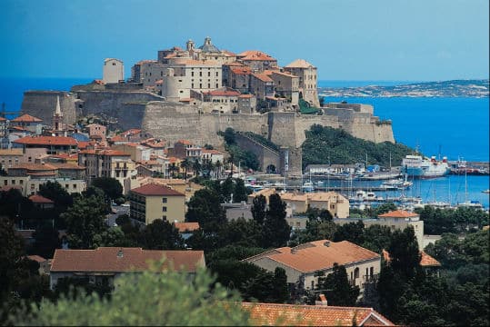 Une aide de 104 millions d'euros versée à la Corse pour régler des emprunts toxiques