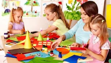 Assistantes en maternelle : le gouvernement s'engage à des améliorations