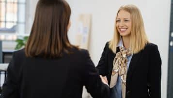 Coup de pouce pour les jeunes diplômés à la recherche d'un premier emploi