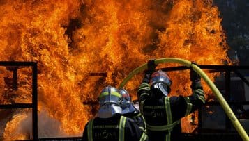 Un rapport pointe la surmortalité par cancer chez les pompiers