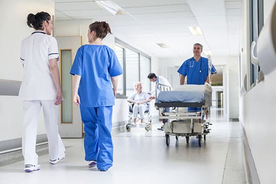 Les Français pessimistes sur l'avenir des hôpitaux d'après un sondage Odoxa