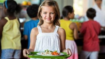 Près de Bordeaux, exit la barquette plastique à la cantine, place au contenant végétal