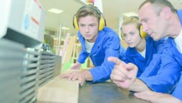 Les écoles de production, alternative à l'apprentissage, veulent prendre leur essor