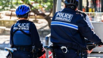 Le maire de Saint-Étienne refuse de retirer les caméras-piétons de sa police municipale