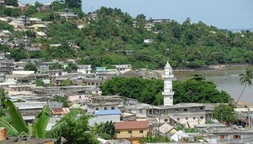 Santé, éducation, infrastructures, logement : Annick Girardin présente 53 "engagements" pour Mayotte