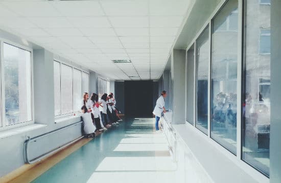 Santé : les Français satisfaits des personnels mais veulent plus de moyens