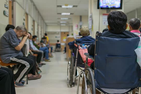 Les inégalités d'accès aux soins "explosent", dénoncent des associations