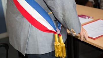 Forte vague de démissions chez les maires, de plus en plus "usés" par leur fonction