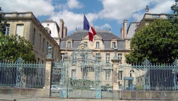 Radicalisation : Christophe Castaner signe une circulaire organisant l'information aux maires