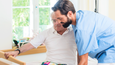 Accidents du travail : « alerte rouge » pour le secteur de l’aide et des soins aux personnes