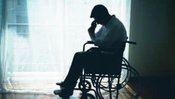 La solitude, une "double peine" pour les personnes handicapées ou malades