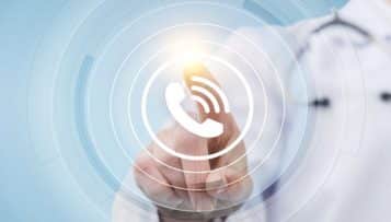 Au CHU d'Amiens, une salle de régulation médicale simulée par téléphone pour le personnel Samu