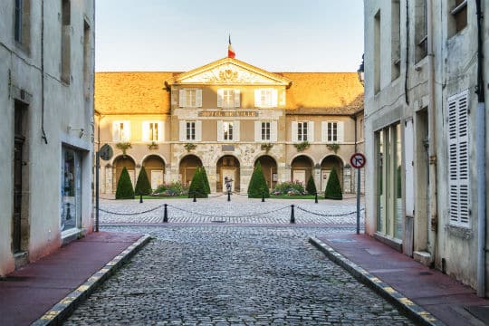 Chalon-sur-Saône baisse ses tarifs communaux en faveur du "pouvoir d'achat"