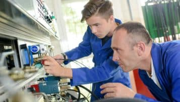 Nouvelle-Aquitaine : signature d'un pacte régional pour la formation des jeunes et chômeurs