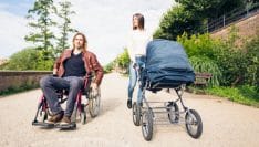 Être parent et handicapé : compliqué, mais pas impossible