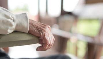 Dépendance : un rapport remis le 28 mars en vue d'une loi