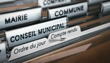 Quel est le degré d’information à fournir aux élus avant la délibération autorisant la signature d’un marché ?