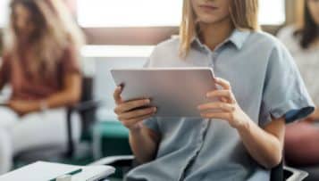 Réforme des programmes : la région Île-de-France va financer les manuels et ressources pédagogiques des lycéens