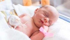 Un nouveau congé paternité pour les pères de bébés prématurés ou hospitalisés