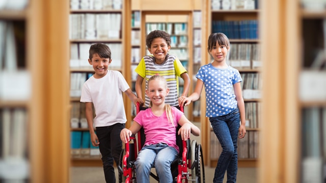 Handicap : l'inclusion scolaire des élèves "avance à pas lents", souligne un rapport