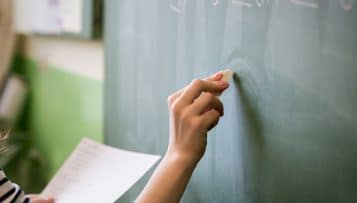 Moins de fonctionnaires : objectif "extrêmement difficile à atteindre" pour l'État, selon Olivier Dussopt