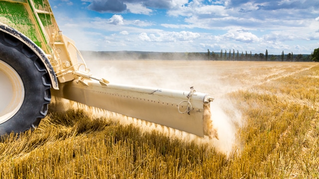 Arrêtés anti-pesticides : après Rennes, la justice saisie à Rouen