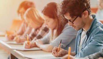 Le coût de la rentrée "trop élevé" pour démocratiser l'accès aux universités