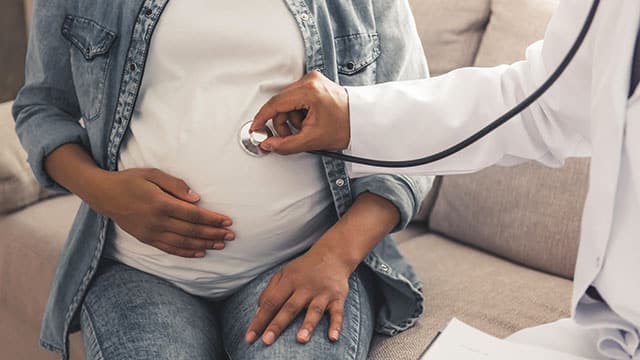 La Guyane veut prévenir les grossesses adolescentes