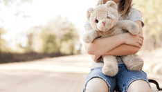 Protection de l’enfance : la stratégie nationale enfin présentée