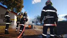 L'Anses recommande d'améliorer la prévention des risques sanitaires pour les sapeurs-pompiers