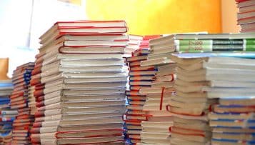 Aider les régions à financer les manuels scolaires des lycéens