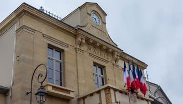 Une enquête scrute le parcours des jeunes maires