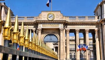 Coronavirus : les mesures d'urgence votées par le Parlement