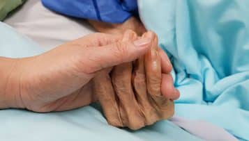 Covid-19 : accompagner la fin de vie des personnes dans les ESSMS